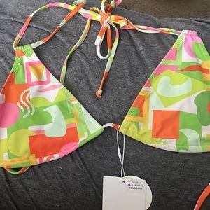 Kulani Kinis brand new multicolored